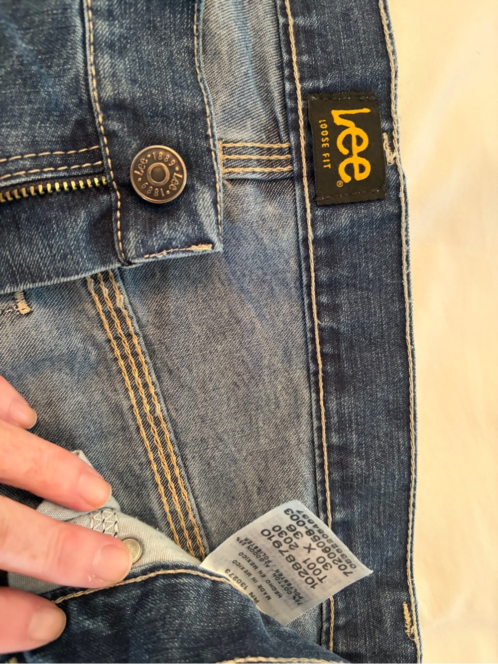Lee Carpenter Relaxed Fit Men’s Mid Wash Blue Jeans - Picture 4 of 4